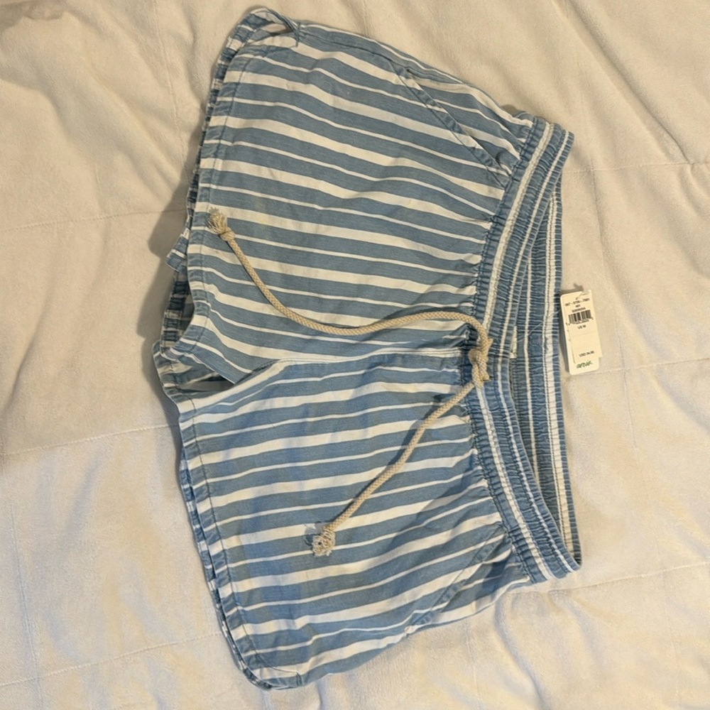 Aeri new with tags blue and white striped shorts